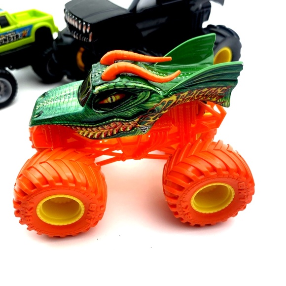 Big Truck Toy Cars Playset Lot of 6 Children Kids Big Wheels Boys - Picture 4 of 8